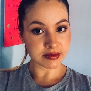 Meet your Posher, Eva